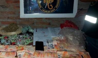 LAS GARCITAS : Dealer detenido con mas de 140.000 mil pesos,cuadernos de anotaciones de ventas y marihuana